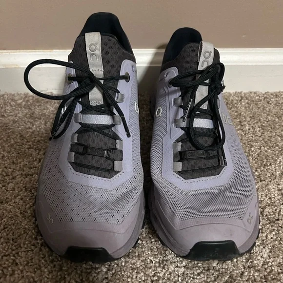 On Running Ultracloud Purple Shoes - Picture 1 of 4